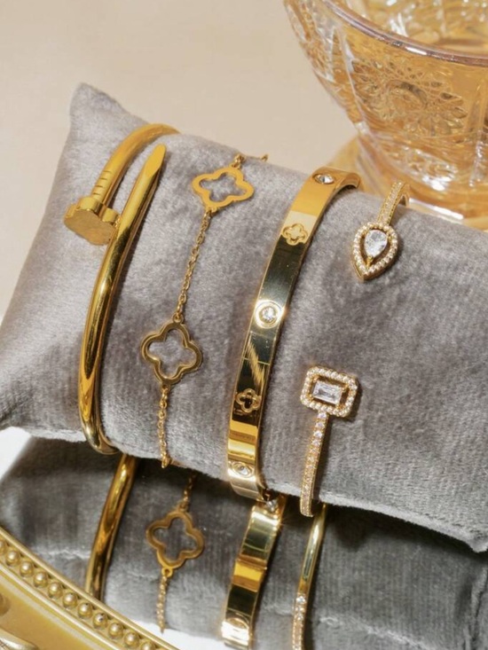 Jewelry - Gold Toned Women's Bracelet Set stack jewelry Elegant Stack 4pc bangle